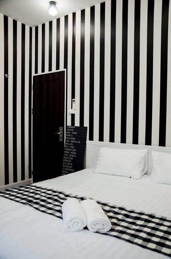 Goodfellas Thong Lo Hostel #Check In Time Needed# Bangkok Kültér fotó