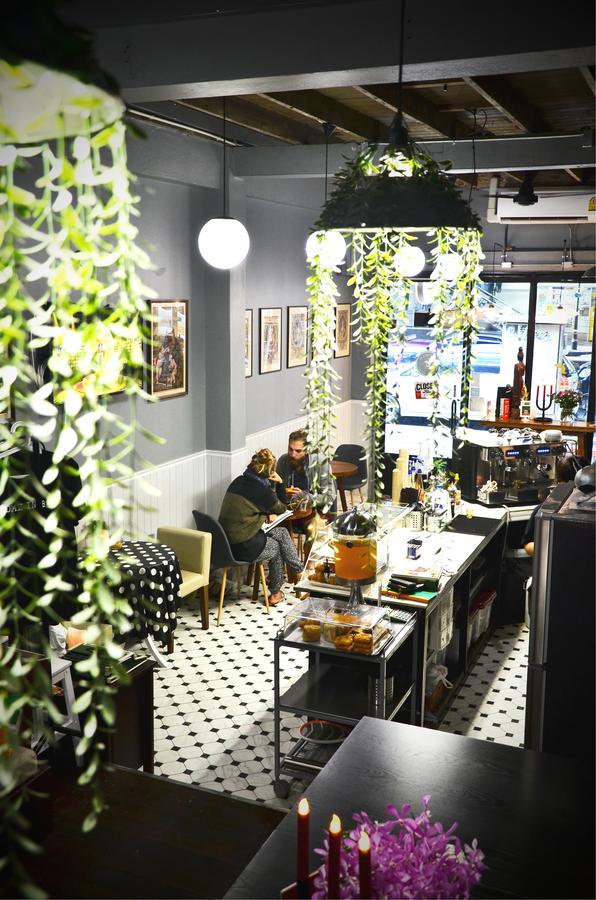 Goodfellas Thong Lo Hostel #Check In Time Needed# Bangkok Kültér fotó
